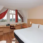 Ibis Centre Gare Hotel 3*