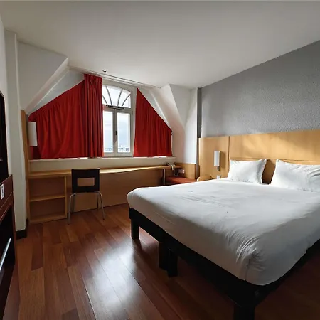 ホテル Ibis Centre Gare 3*