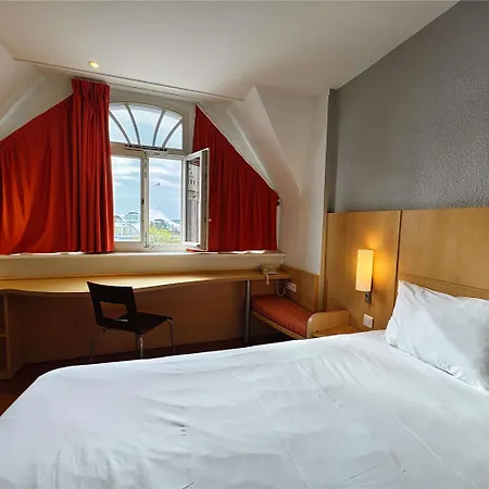 ホテル Ibis Centre Gare 3*