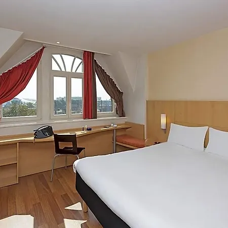 Ibis Centre Gare Hotel 3*