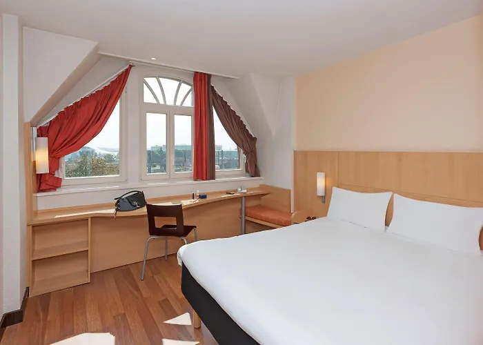 Ibis Centre Gare ホテル 3*